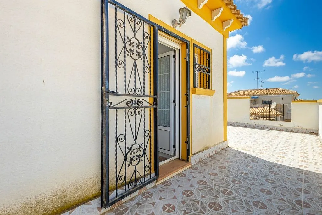 Terrasse - Semi-Detached House with Pool in Torrevieja