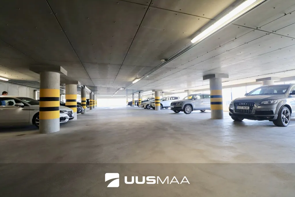 Garage - Renovatable Office with Views in Ülemiste