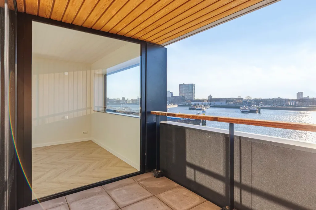 Balcon - Modern Apartment with Balcony in Rotterdam
