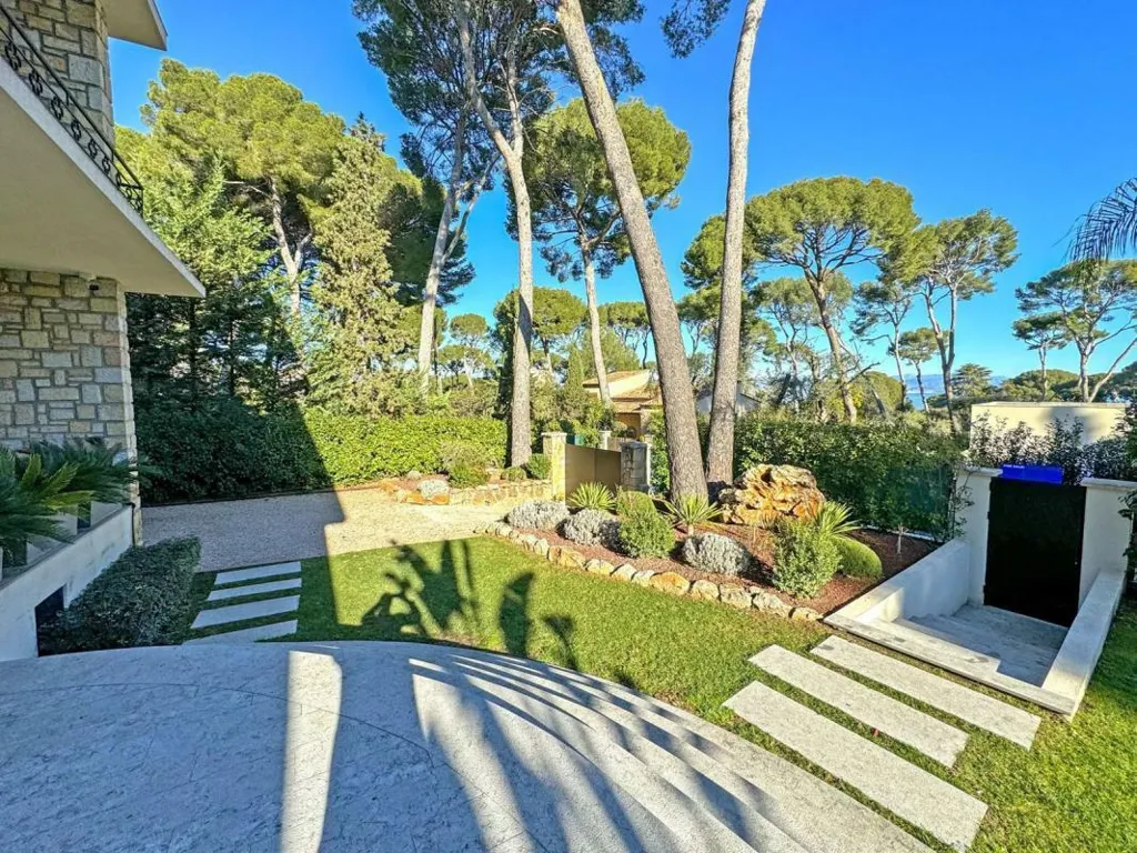 Garden - 1950s Villa with Sea View in Cap d'Antibes