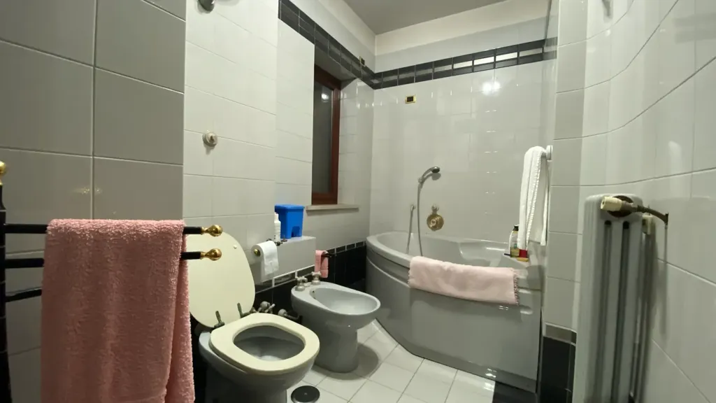Salles de bain - Villa with Private Garden in Contrada Cretarossa, Benevento