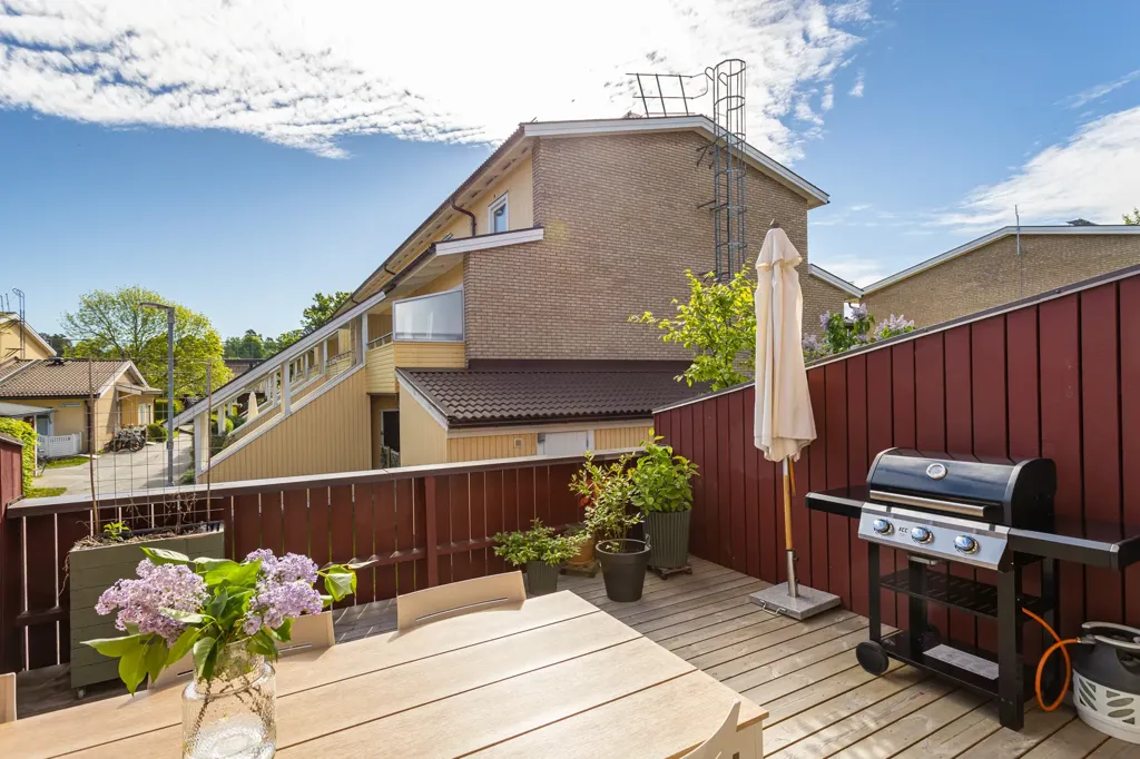 Terrazza - Modernised Terraced House with Altan in Norrviken