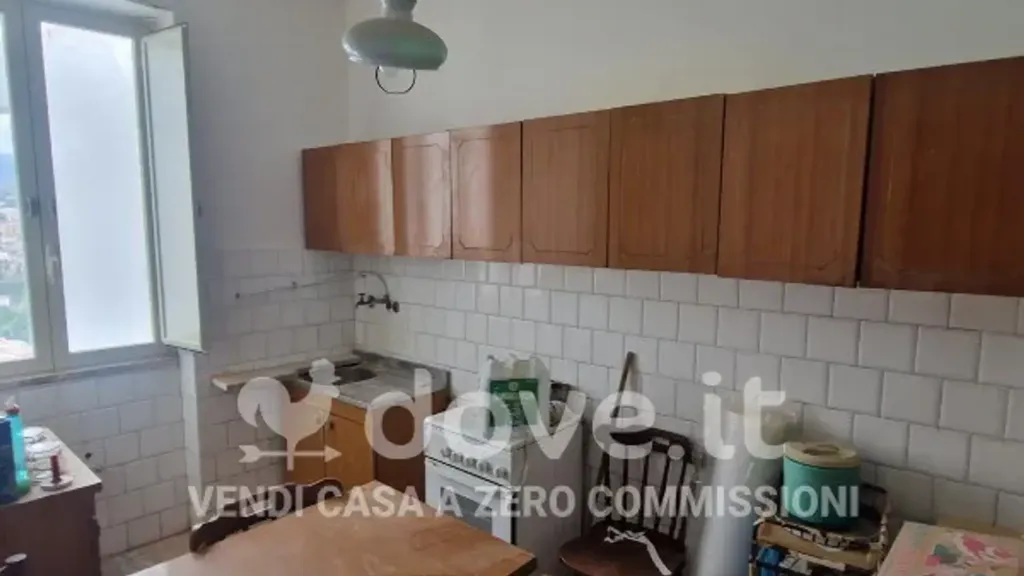 Köök - Three-Bedroom Apartment with Balcony in Messina