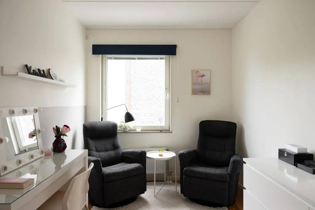Bureau - Apartment with Balcony in Öster Mälarstrand