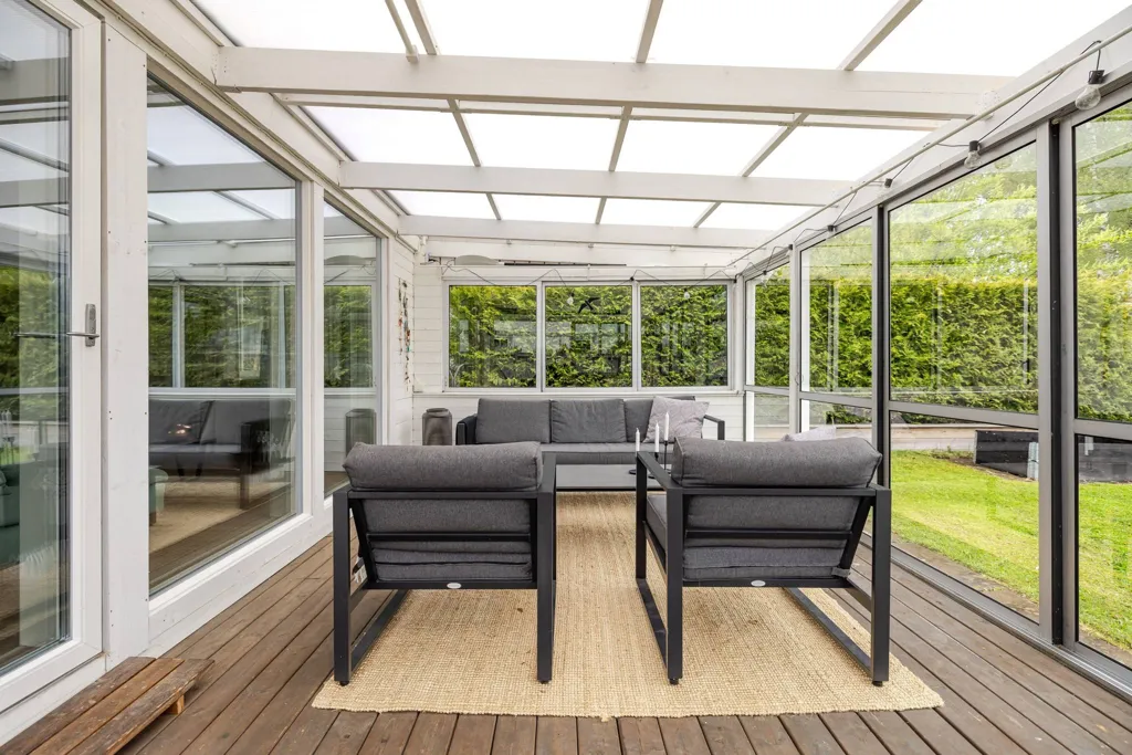 Terrasse - Villa with Lake View in Falun