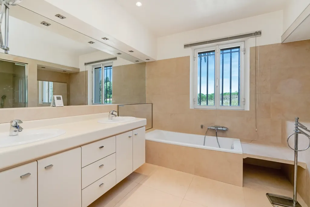 Vannitoad - Villa with Sea View in Saint-Tropez