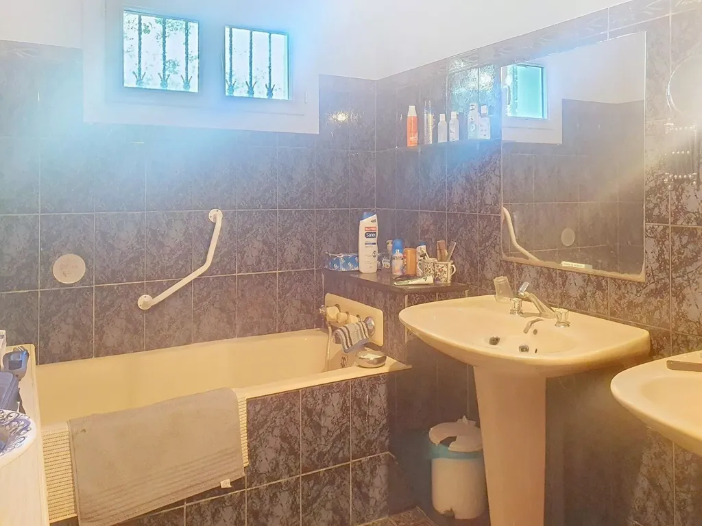 Bathrooms - Charming Villa with Garden near Revel