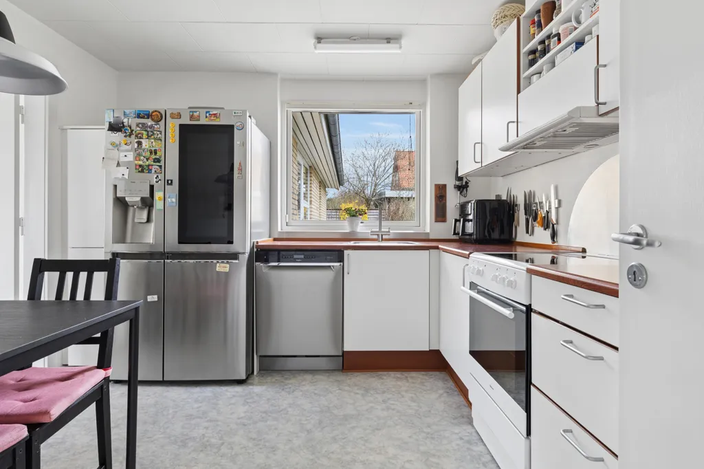 Cuisine - Renovated Villa with Terraces in Odense