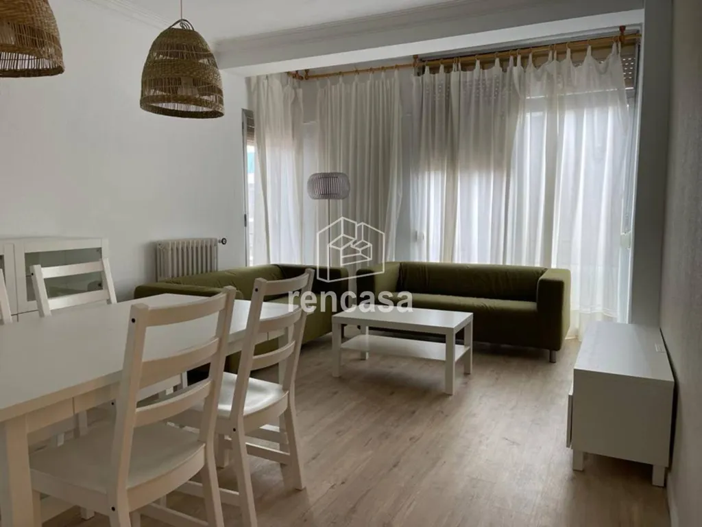Söögituba - Spacious Flat with Balcony in Lleida Centre