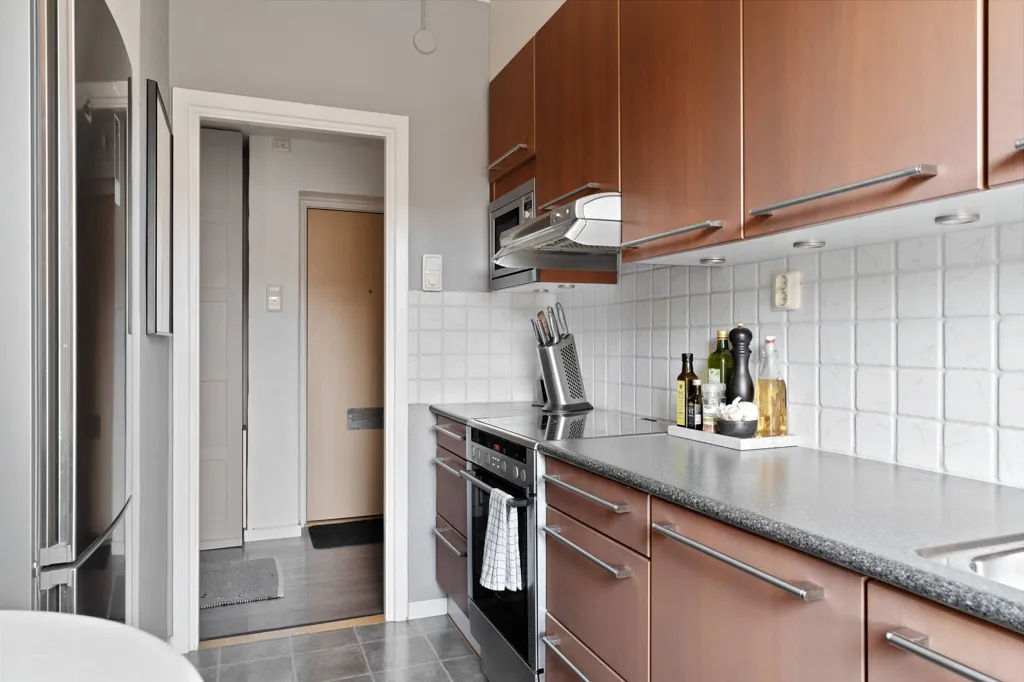 Cuisine - Spacious Two-Bedroom Flat with Parking in Nyköping