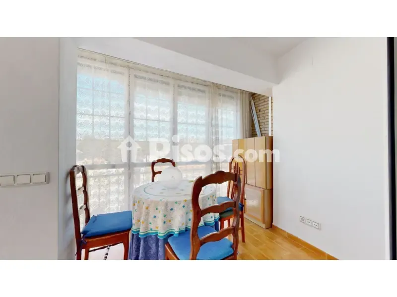 Salle à manger - Reformed Apartment with Balcony in North Zone
