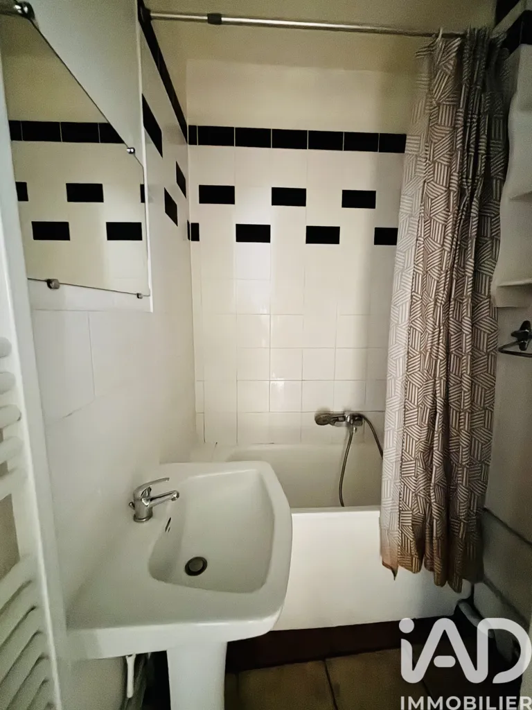 Vannitoad - 3-Piece Apartment in Compiègne Centre