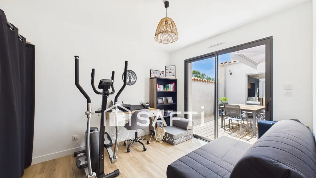 Pièces - Maison Contemporaine avec Piscine à Proximité