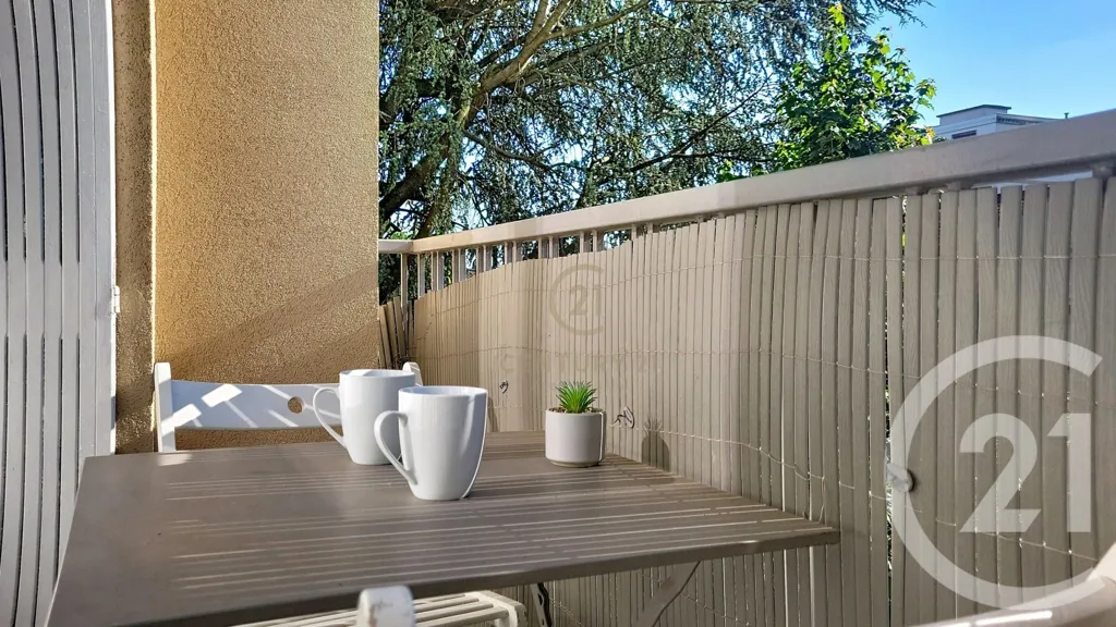 Rõdu - Studio with Balcony in Le Perreux-sur-Marne