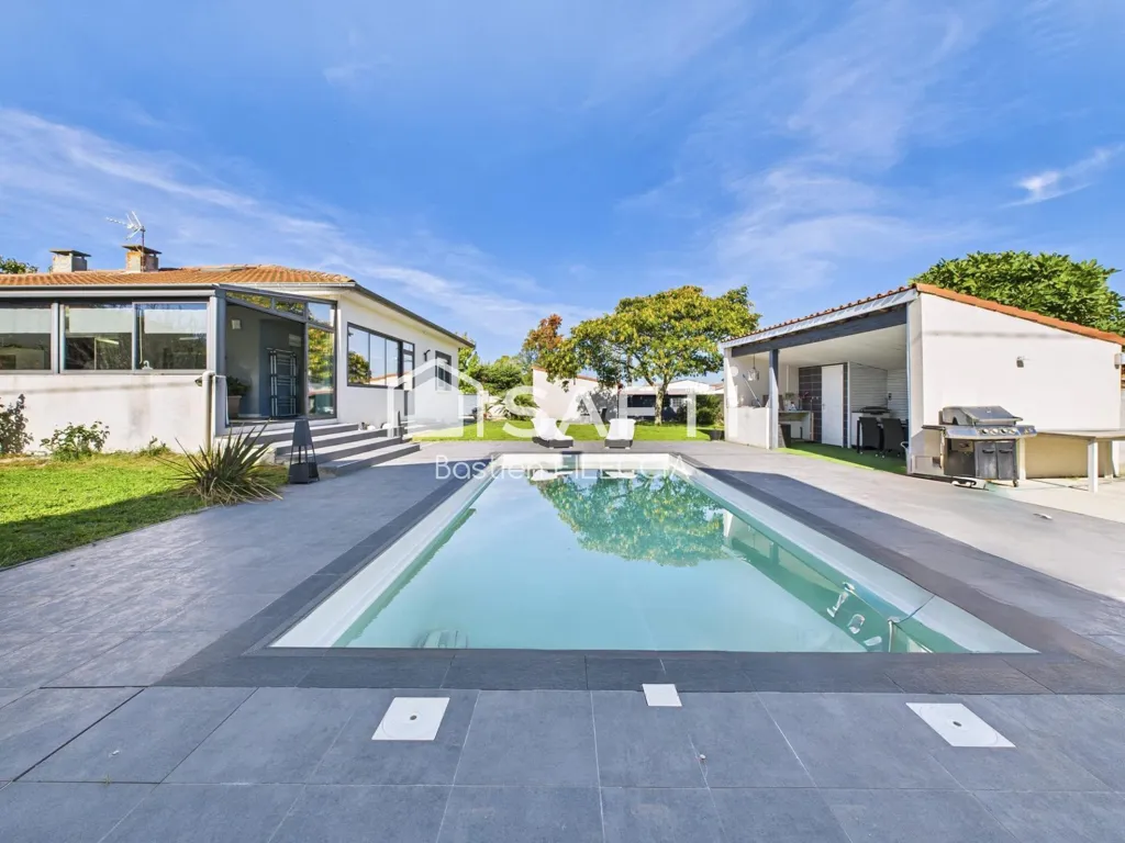 Piscine - Maison avec Piscine et Dépendance à Fonsorbes