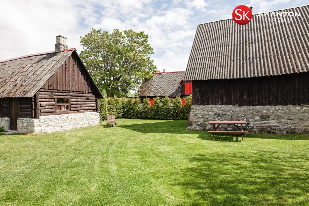Exterior - Log House with Balcony in Veskiküla