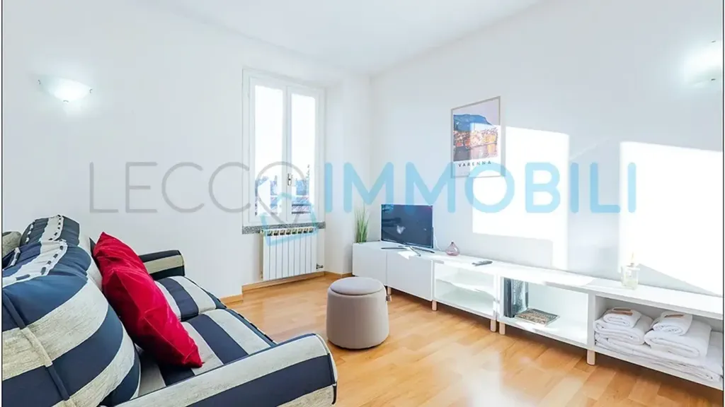 Séjour - Bright Trilocale with Views in Galbiate