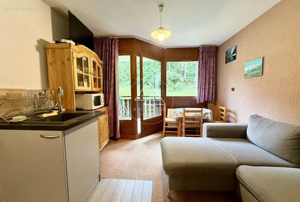 Séjour - Studio avec Coin Montagne et Balcon à Morzine