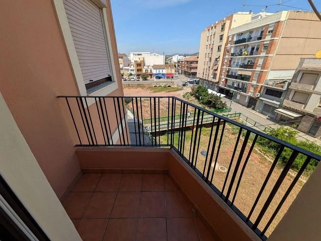 Rõdu - Apartment with Balcony in Casco Antiguo, Valencia