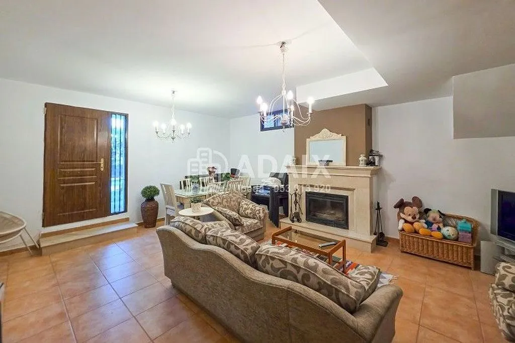 Living Room - Chalet with Pool in Baeza, Jaén