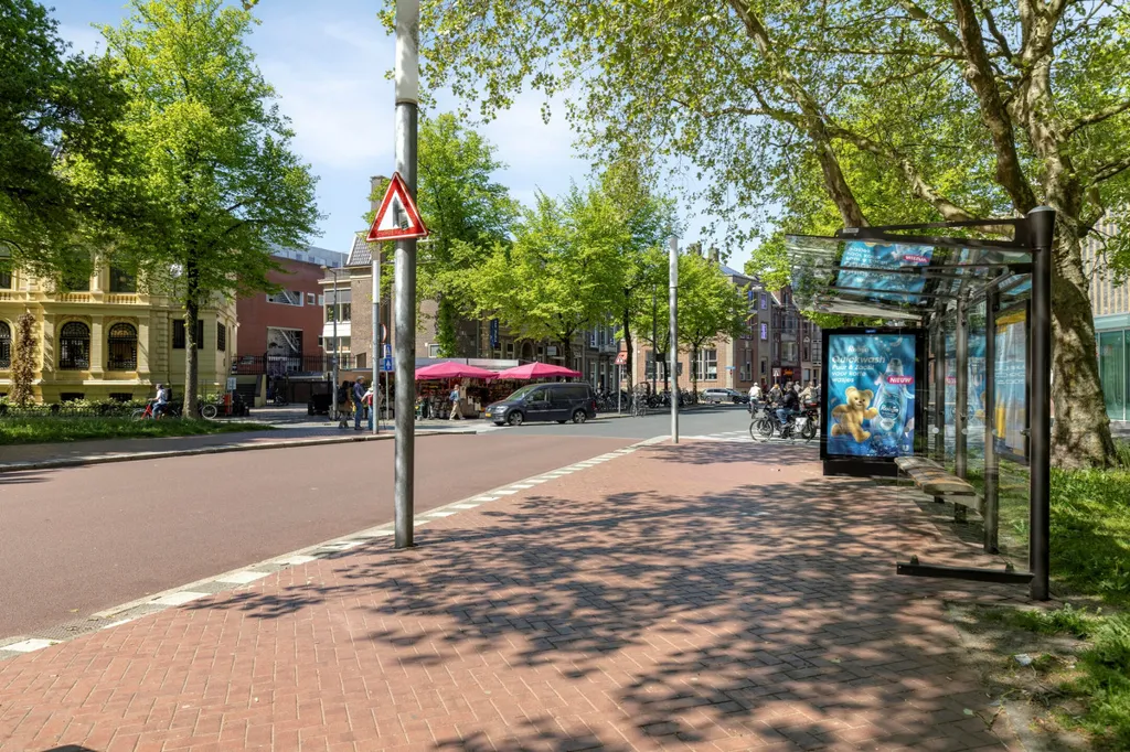 City Centre Flat with Balcony in Hereplein