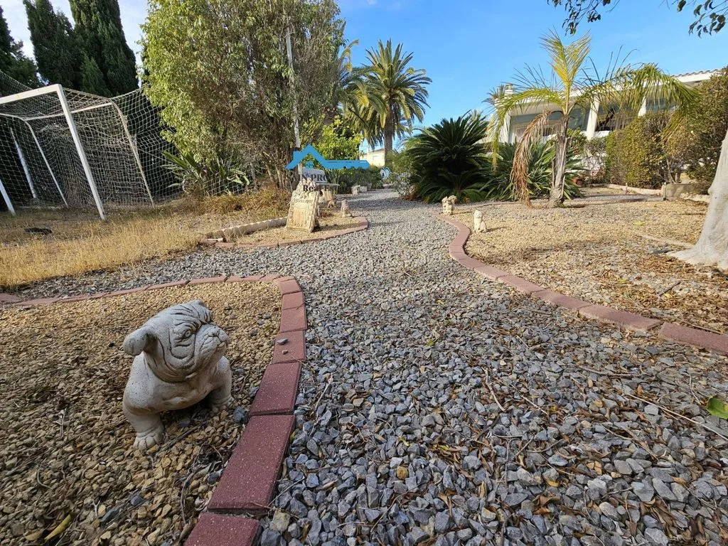 Aed - Luxury Villa with Pool in Colonia Escandinavia