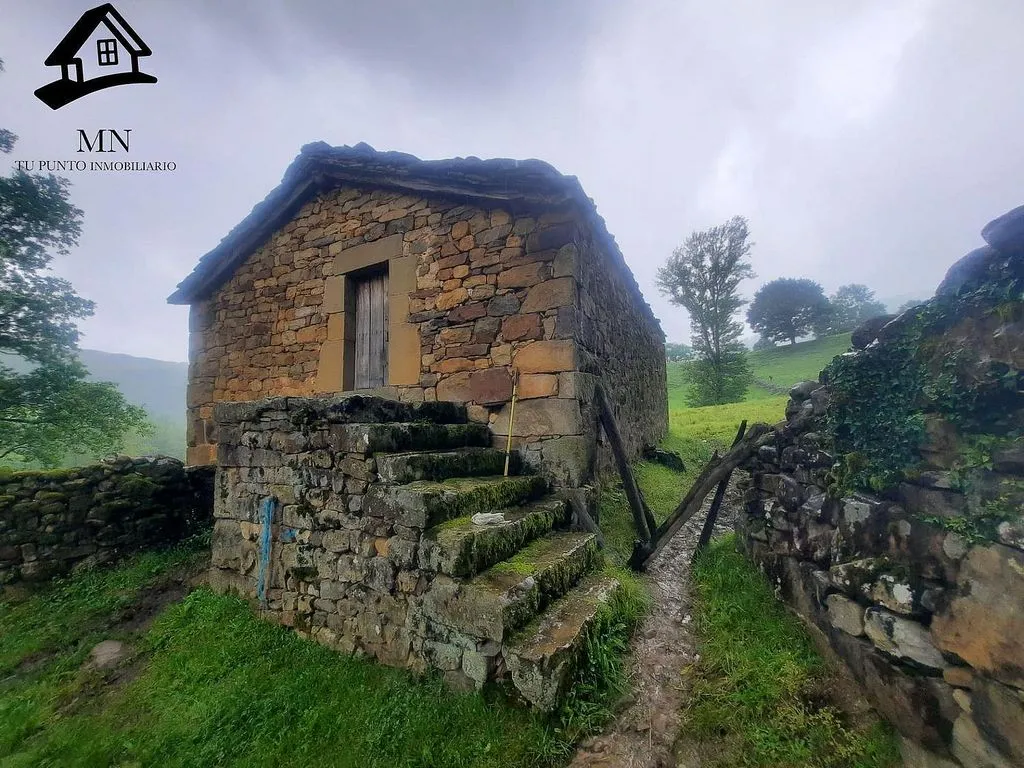 Välivaade - Rustic Farm Complex with Cabañas in Valles Pasiegos