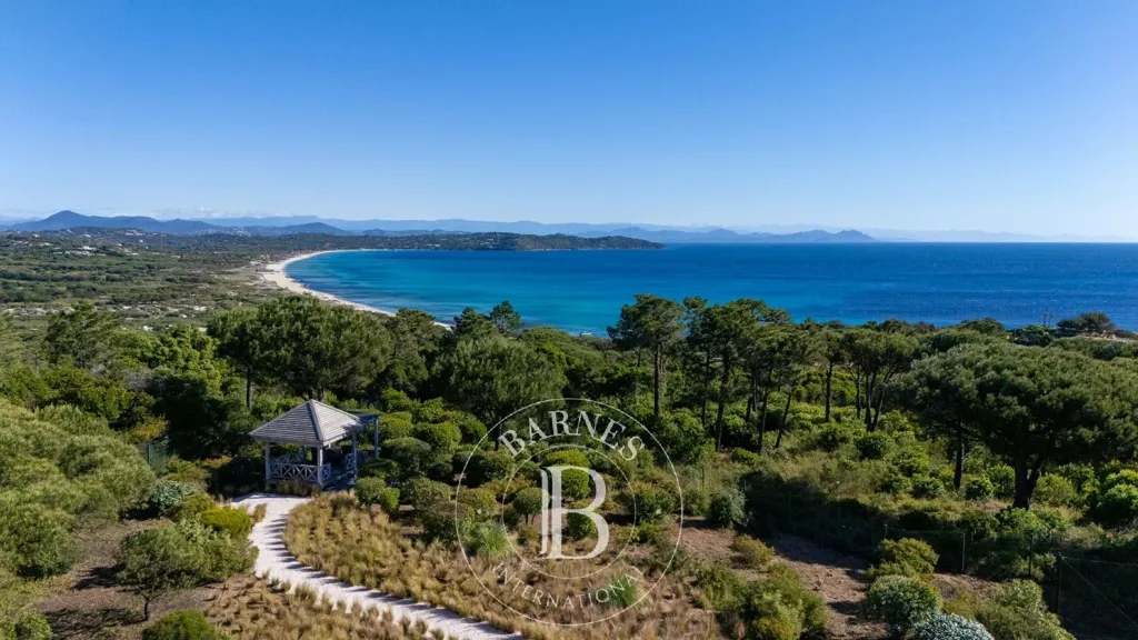 Õhuvaade - Secluded Villa with Sea View in Ramatuelle