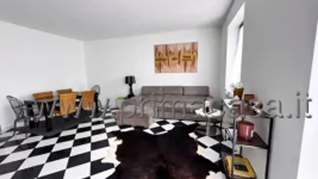 Séjour - Trilocale with Garage in Casalromano
