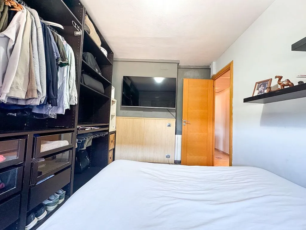 Corner Flat with Balcony in Sentmenat