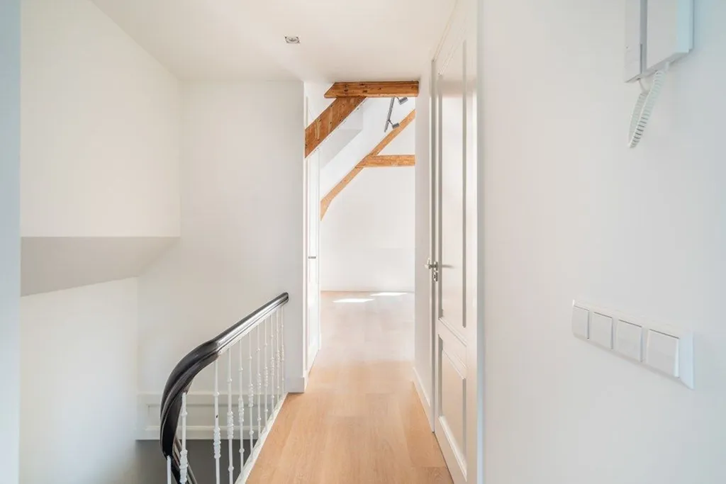 Esik - Renovated Loft in Zeeheldenkwartier, The Hague