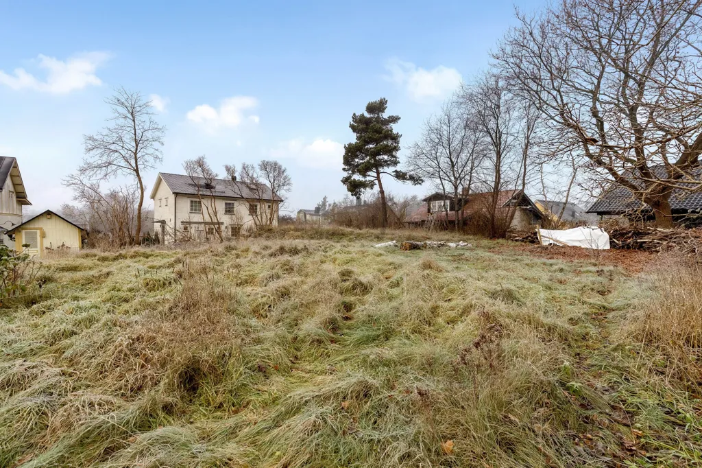 Aed - Unbuilt Plot with Scenic View in Spånga Bromsten
