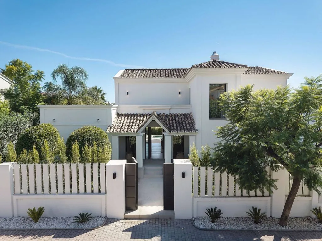 Välivaade - Luxury Villa with Sea View in Nueva Andalucía