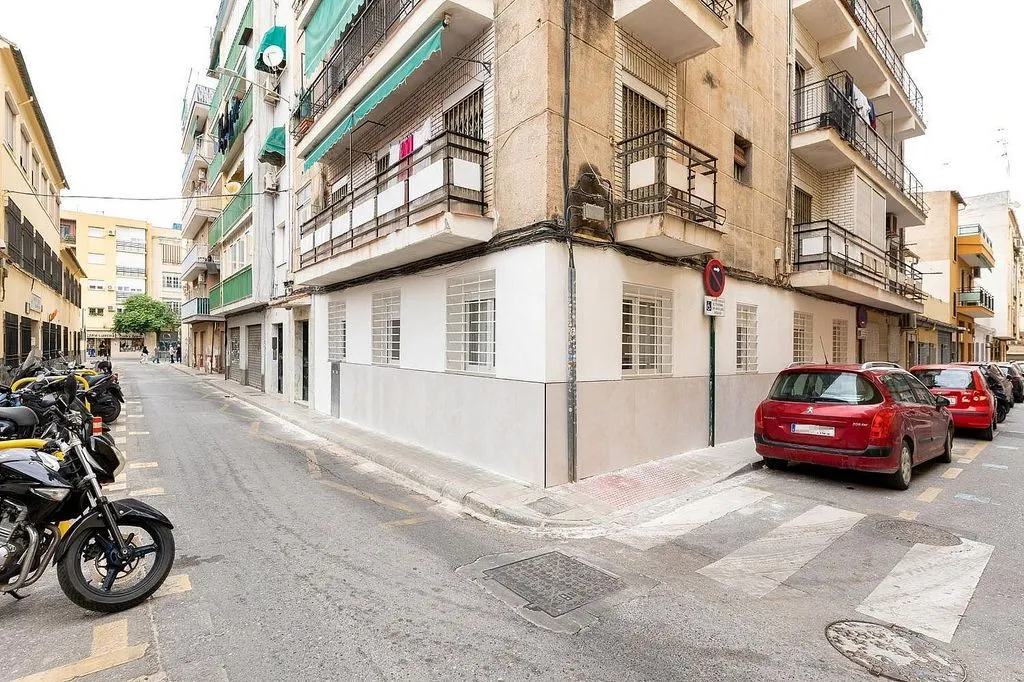 Exterior - 1-Bedroom Apartment with Patio in Granada