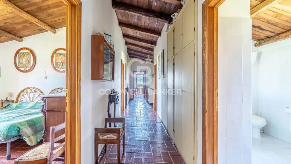 Esik - Villa with Pool in Monte Pennino
