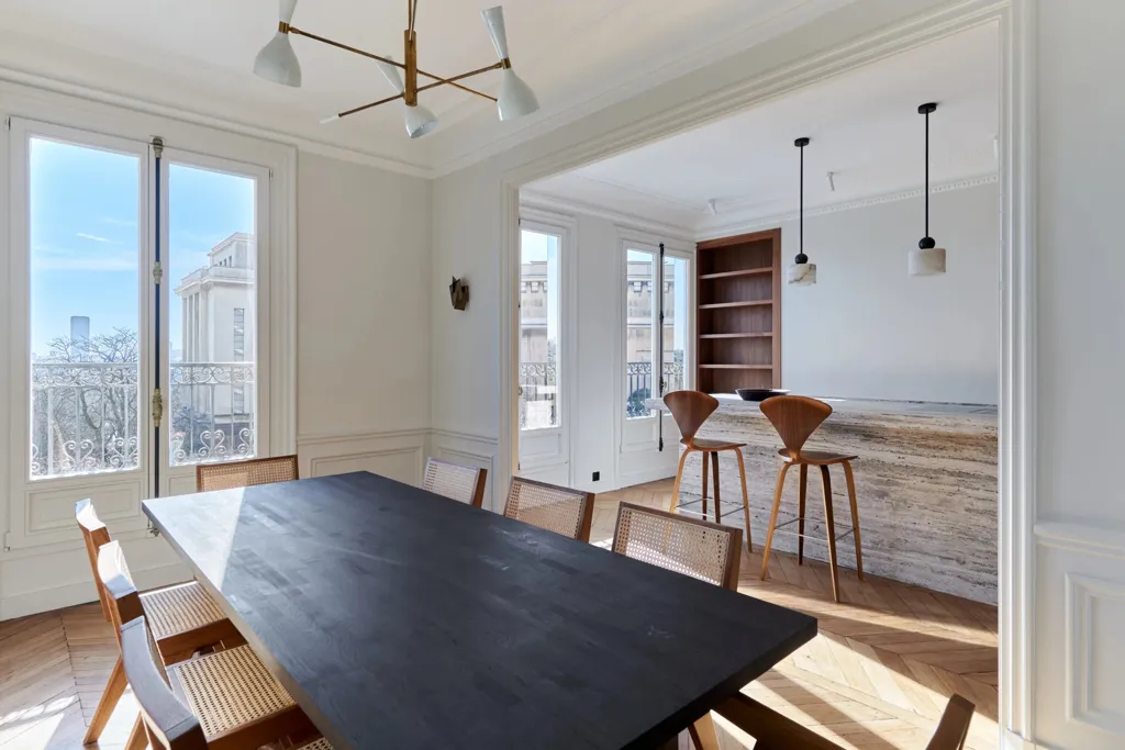 Salle à manger - Appartement Rénové avec Vue sur la Tour Eiffel à Paris 16e