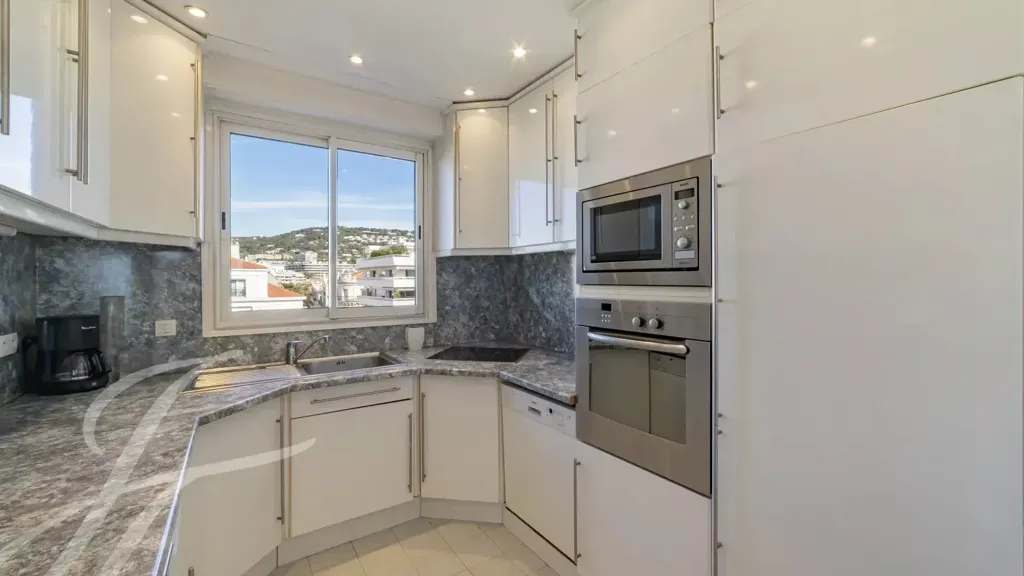Köök - Apartment with Sea View in Cannes