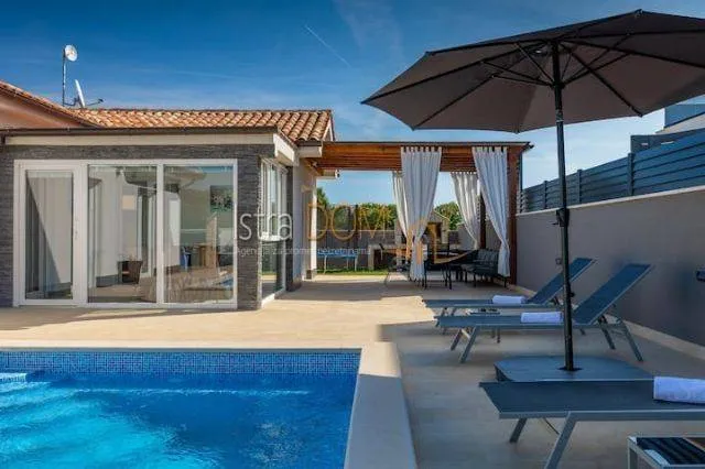 Piscina - Modern Bungalow with Pool in Ližnjan
