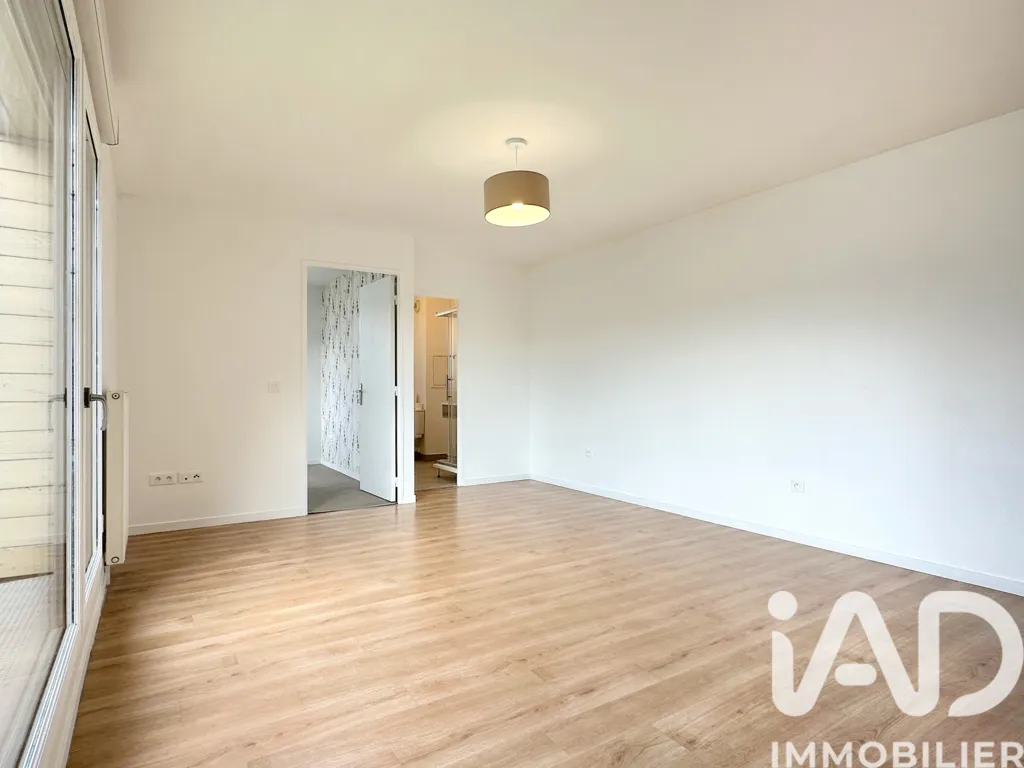 Magamistoad - 2-toaline korter asukohas La Courneuve