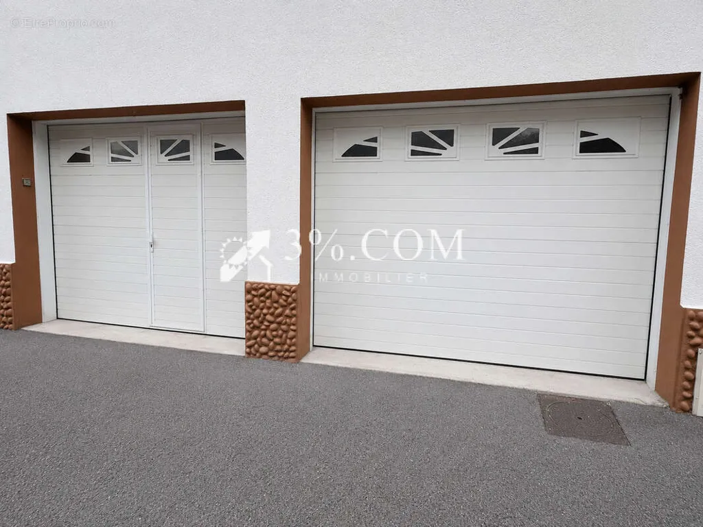 Garage - Immeuble de Rapport à Nancy, Proche Campus ARTEM