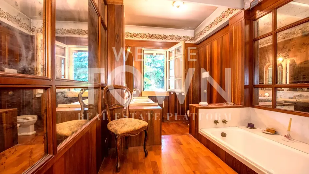 Salles de bain - Luxury Villa with Pool in Cairate, Lombardy
