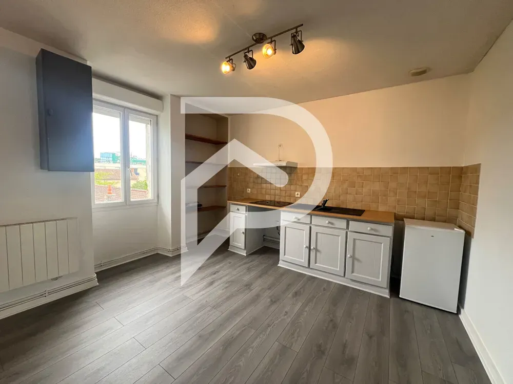 Cuisine - Appartement Rénové 3 Pièces au 2ème Étage à Périgueux
