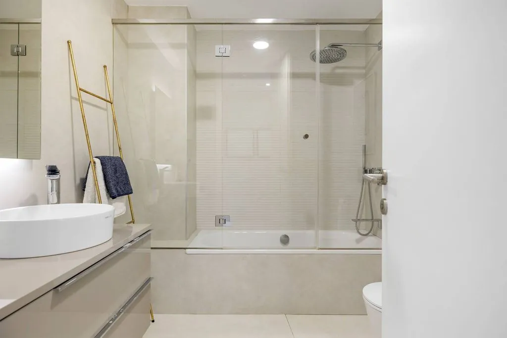 Salles de bain - Beachfront Luxury Apartment in Estepona