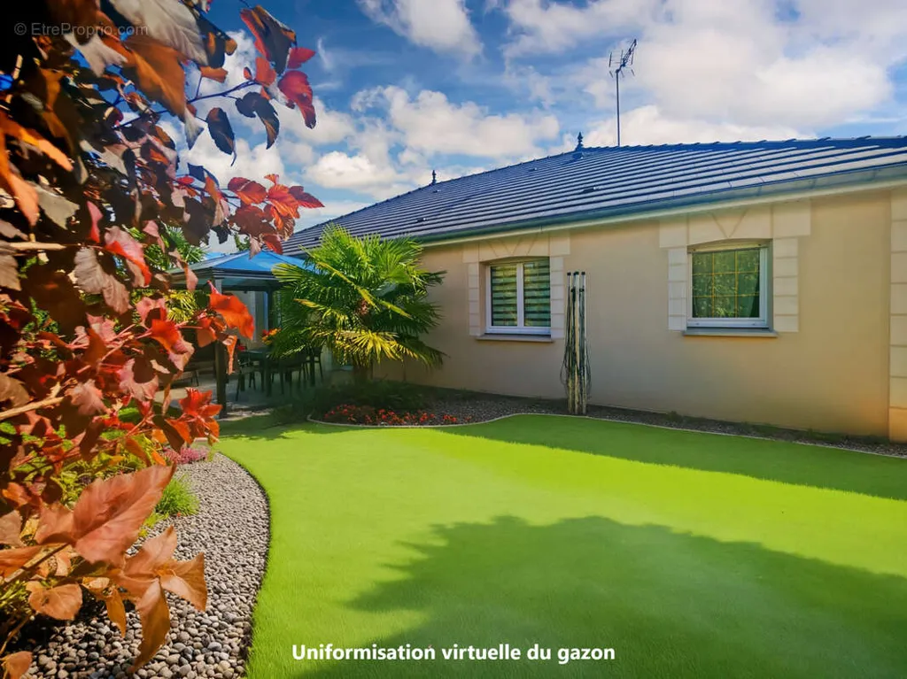 Jardin - Maison de Plain-Pied avec Sous-Sol à Compertrix