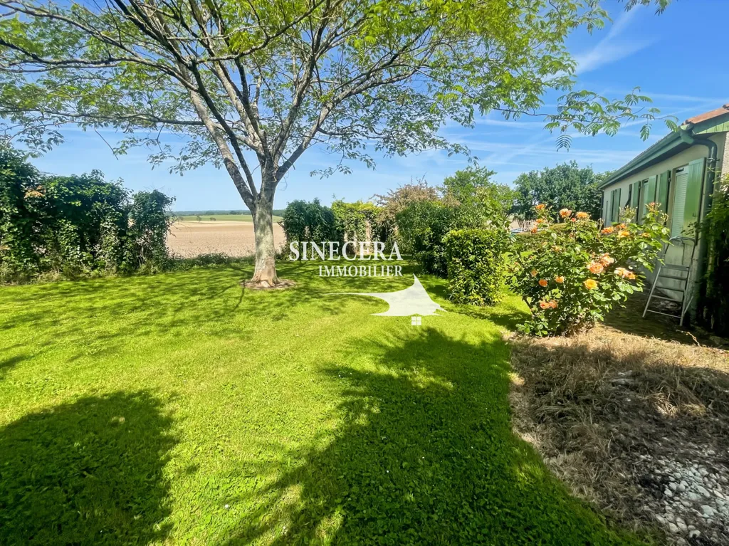 Jardin - Maison de Caractère avec Piscine en Campagne