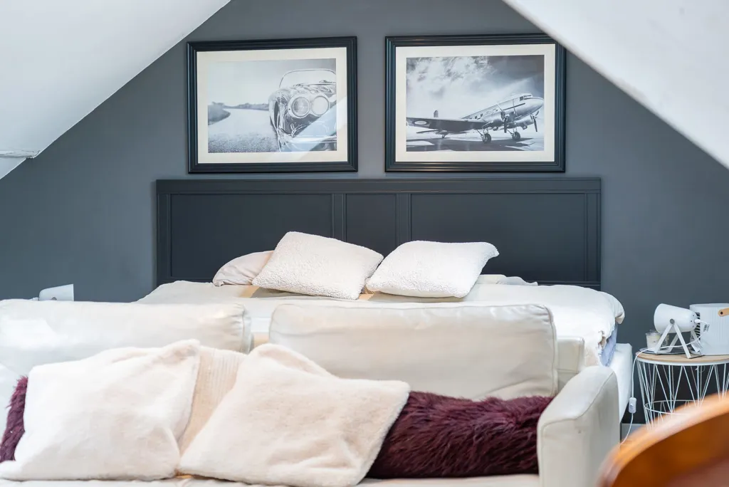 Bedrooms - Rustic House with Garden in Huy