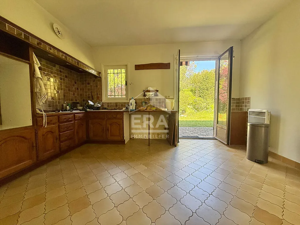 Cuisine - Maison Familiale avec Piscine à Écully