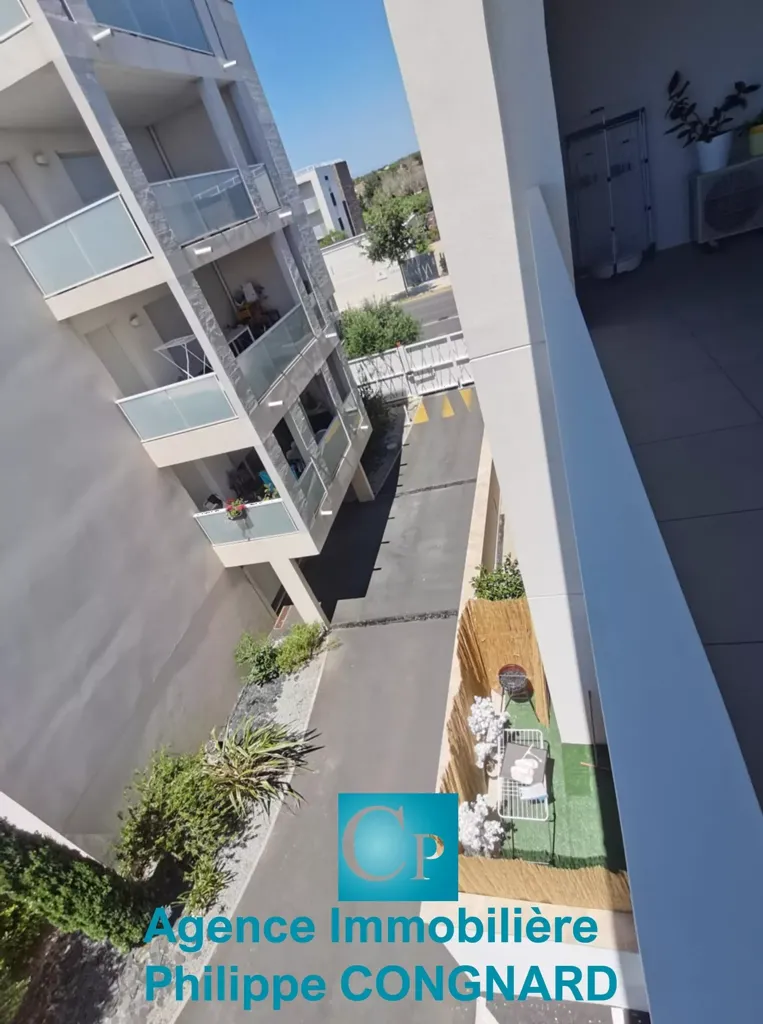 Rõdu - Recent Apartment with Terrace near Serignan