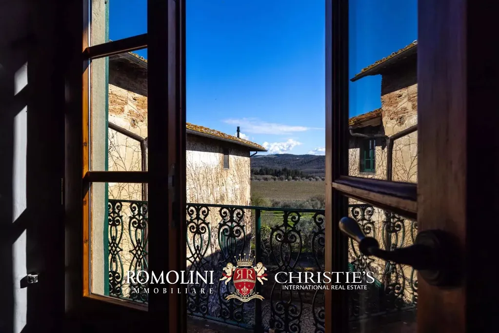 Toad - Historical Villa with Pool in Chianti Hills