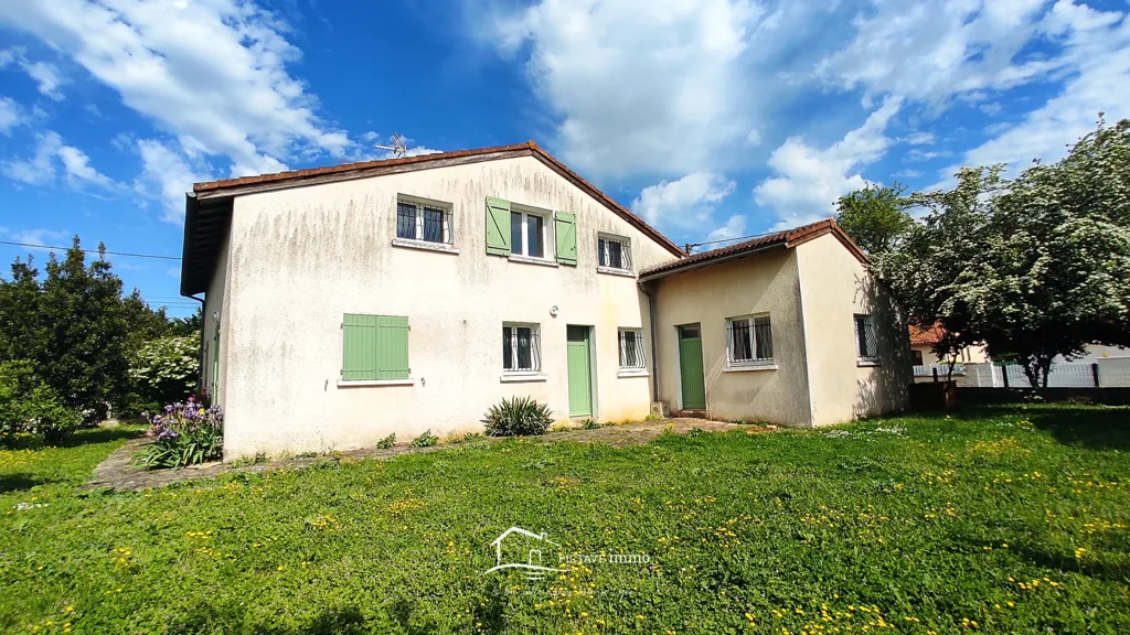 Esterno - House with Garden near Lusignan